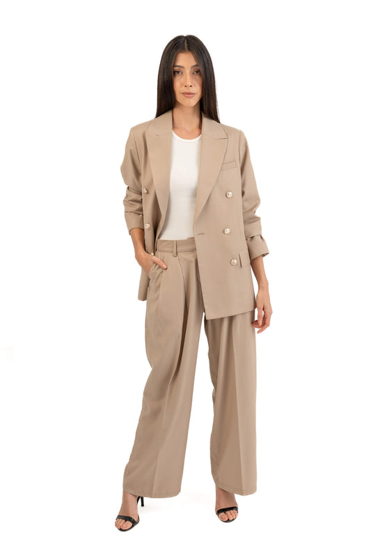 wide leg pants with pleats